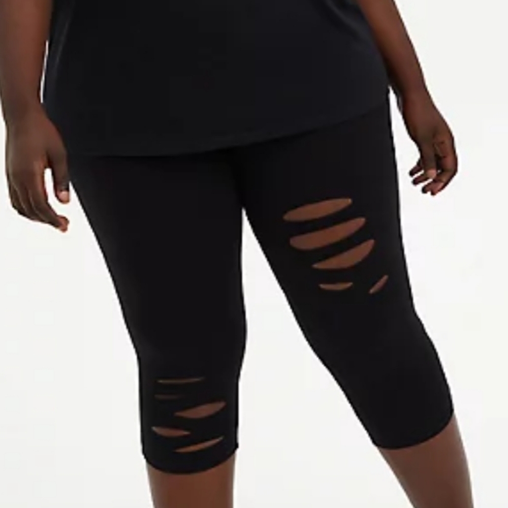 🆕DESTRUCTED LEGGINGS - PEDAL PUSHERS